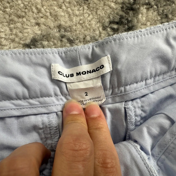 Club Monaco scallop  shorts| Size 2 - Picture 4 of 4